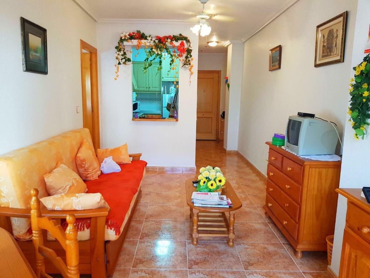 Sunny Appartment In The Center Torrevieja Bagian luar foto