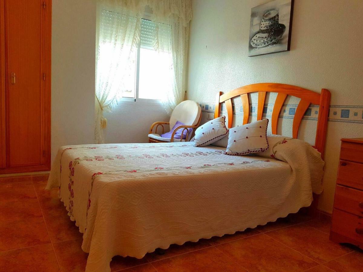 Sunny Appartment In The Center Torrevieja Bagian luar foto