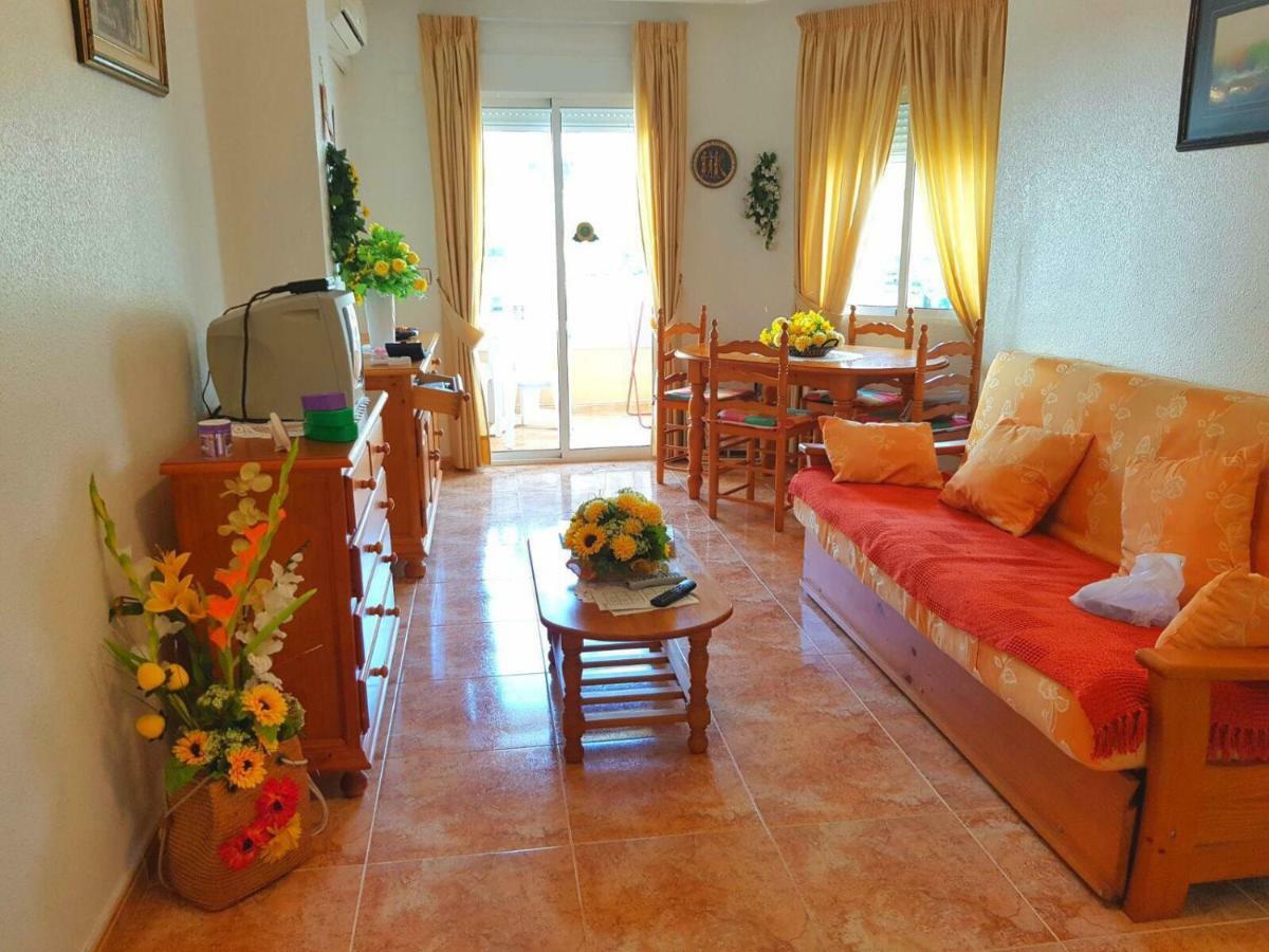 Sunny Appartment In The Center Torrevieja Bagian luar foto
